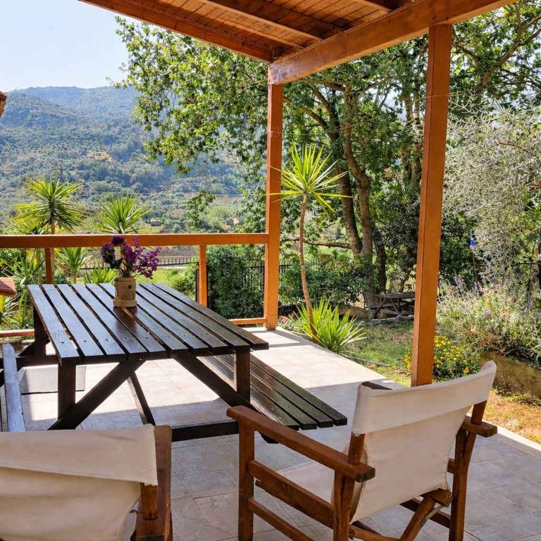 Family-oriented vacation home with fast internet & yard | Mountain view | Pets allowed in Aigialeia