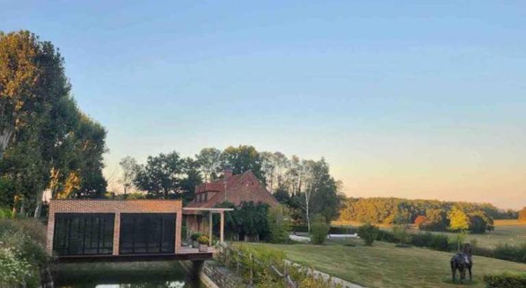 Pleasant villa with pool | Pets are welcome in Dole
