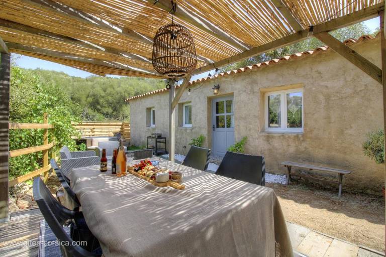 Wonderful gite with garden, terrace & barbeque | Mountain view | Dogs allowed in Sartene