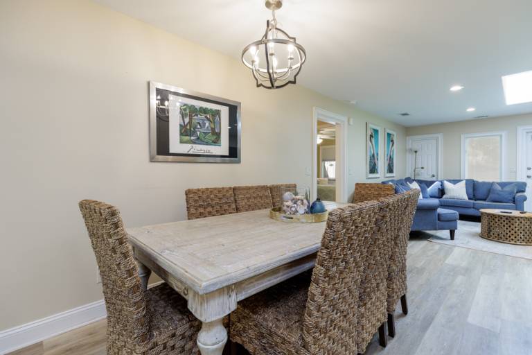 2 Night Hawk: Stunning 5th Row Ocean Home. Private Pool. Free Bikes — photo 5