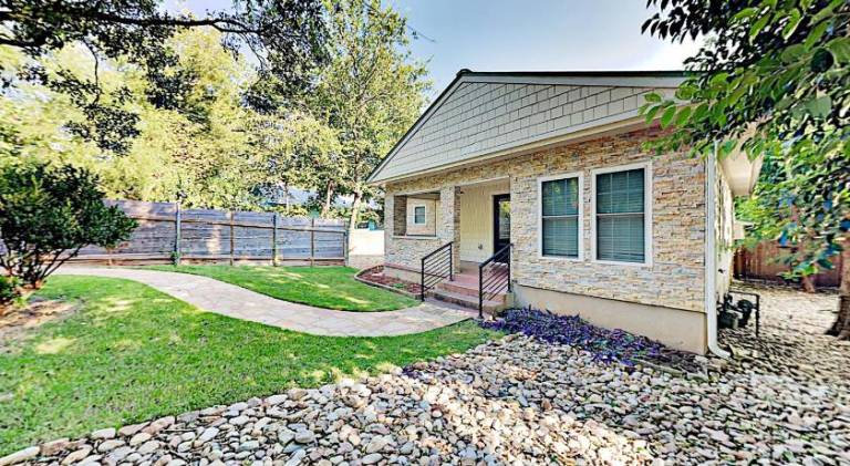 House with 1 room for 3 persons in Austin, TX