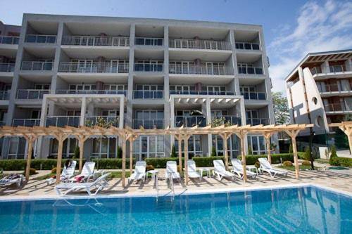 Rental apartment with pool in Pomorie