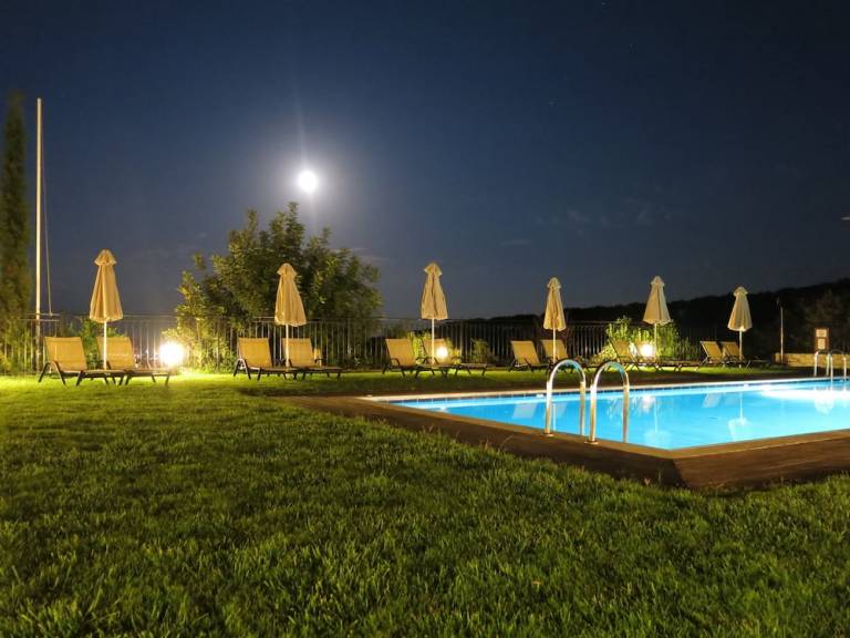 Απαρχοτέλ  Alagni