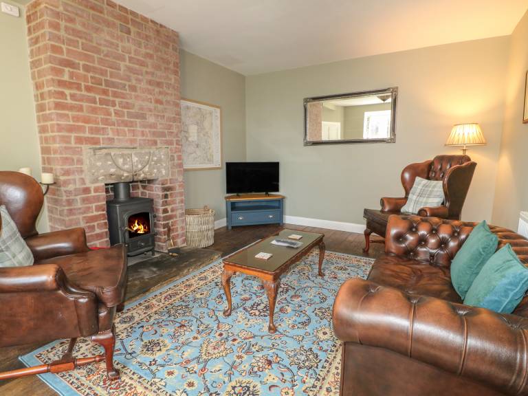 Family-oriented cottage with yard | Pets are welcome — photo 3