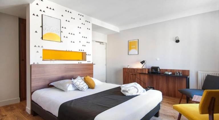 Hotel Metropole centre ville in Boulogne-sur-Mer