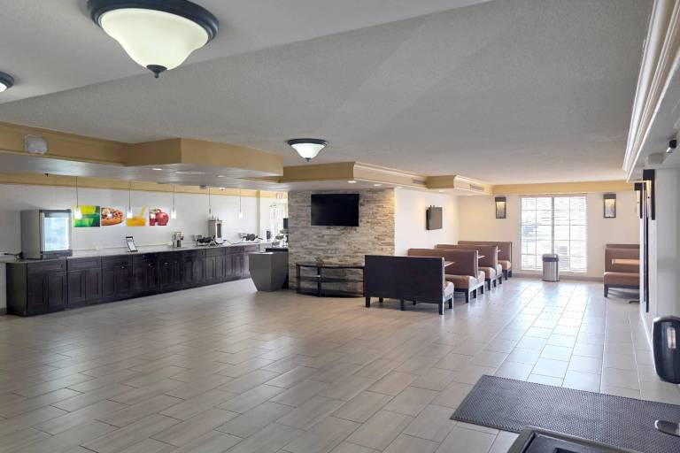 Quality Inn Aurora Denver — photo 2