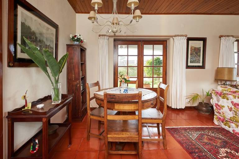Family-friendly vacation home with grill, patio & fast internet | Beach view | Pet-friendly — photo 5