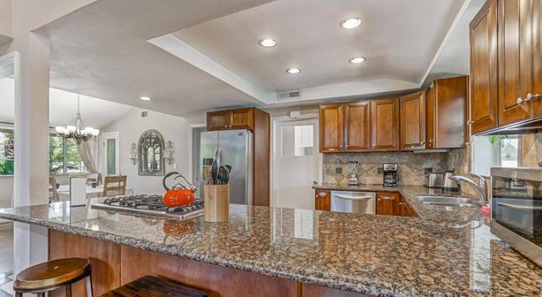 Fully equipped lovely vacation home with private pool, terrace & grill | Pet-friendly — photo 4
