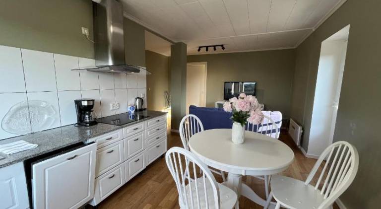 Lovely serviced apartment with garden, barbecue & sauna | Pets allowed — photo 3