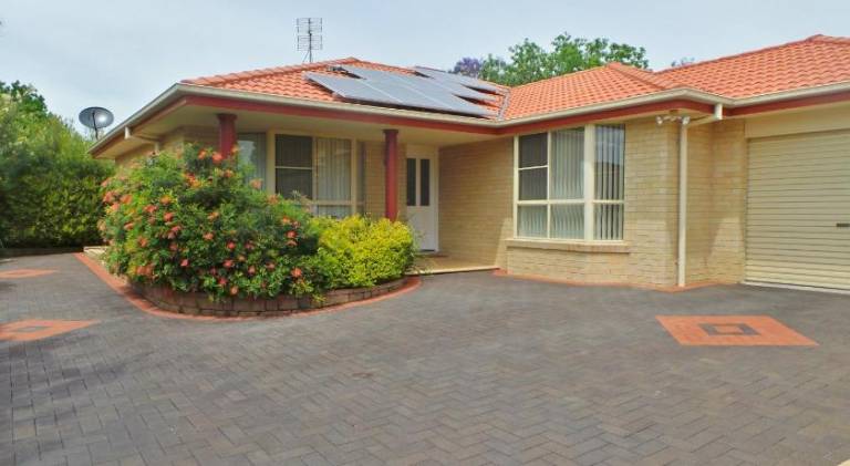 Villa South Tamworth