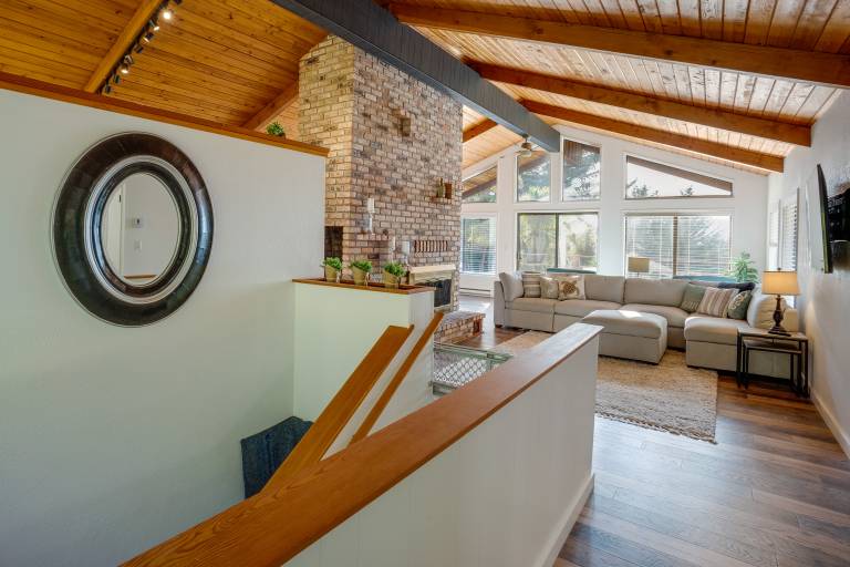 Tree-Lined Gold Beach Retreat w/ Multiple Decks! — photo 5