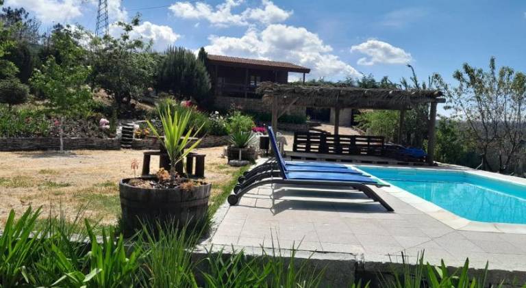 House with garden, terrace & grill in Viseu