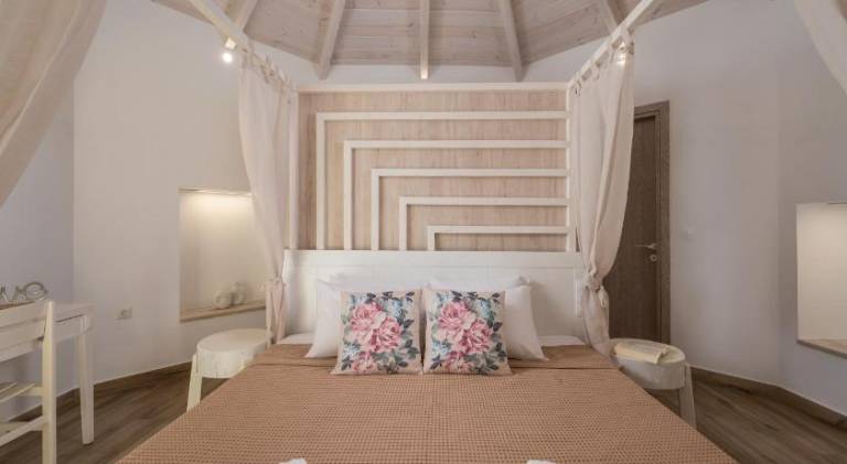 Villa with pool | Pets allowed — photo 2