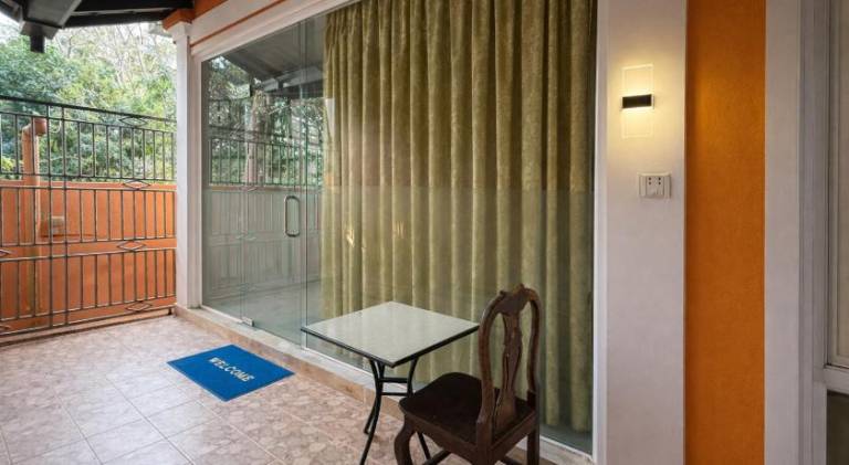 Villa with garden, patio & pool — photo 5