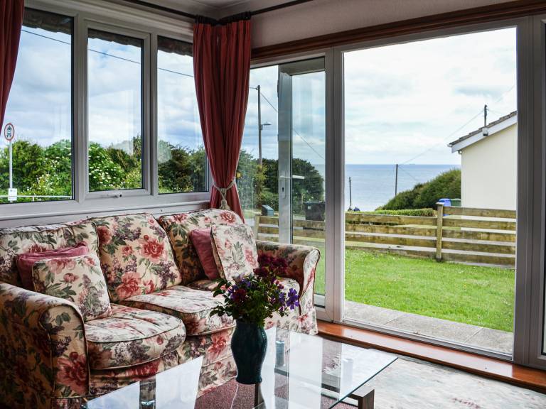 Cottage with yard | Sea view — photo 3