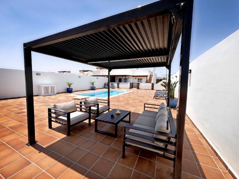 Villa with garden, pool & barbeque — photo 5