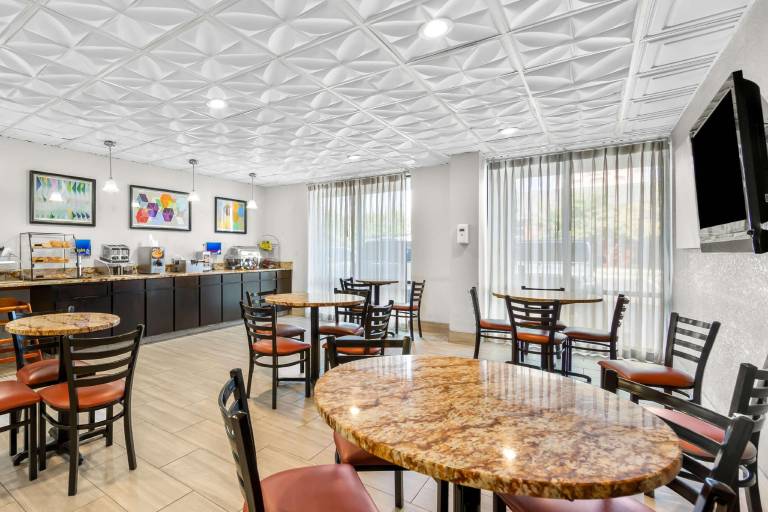 Best Western Knoxville Suites - Downtown — photo 5