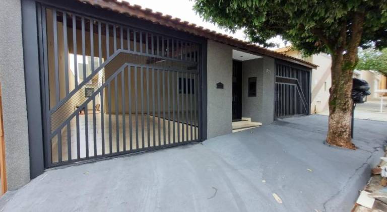200 m&sup2; Ferienhaus
