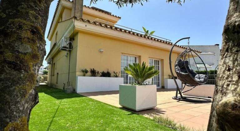 Charming vacation home with pool | Dogs allowed — photo 4