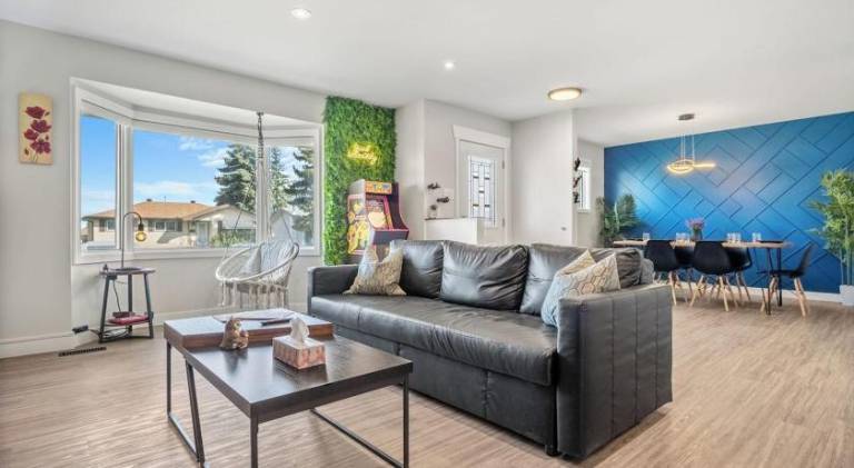 House | Perfect for remote work | Pets allowed in Edmonton, AB