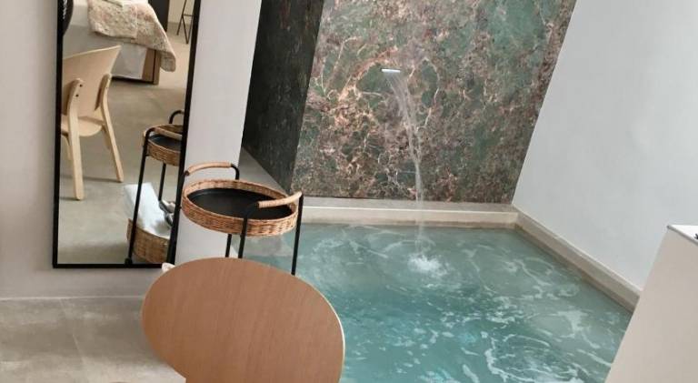 House with jacuzzi & pool in Locorotondo