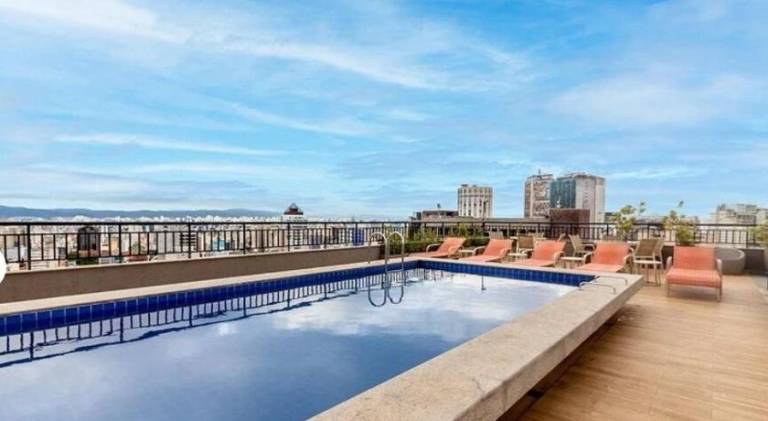 Rental apartment with barbeque, patio & pool — photo 3
