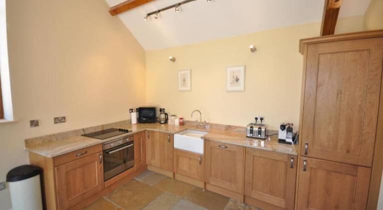 House with pool & hot tub — photo 4