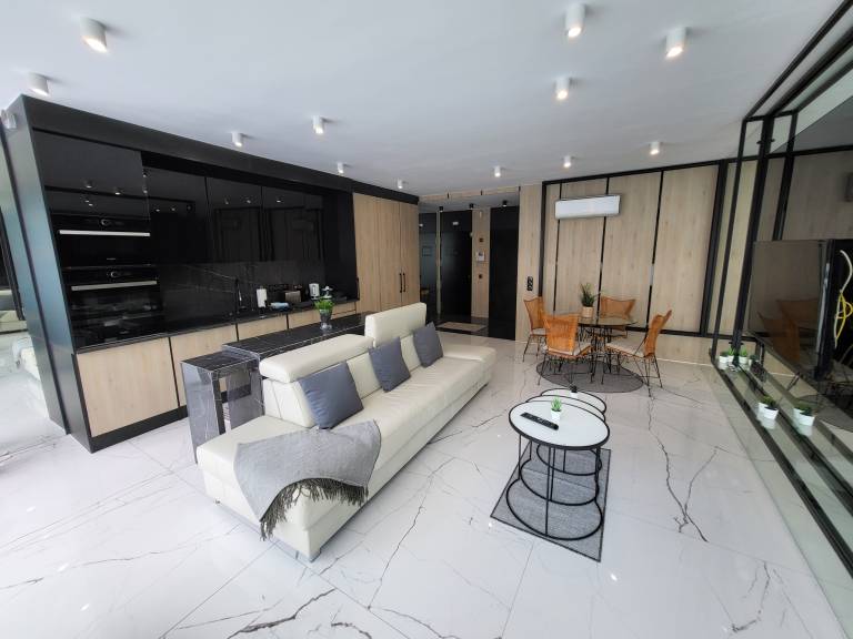 Apartment with terrace, garden & pool — photo 5