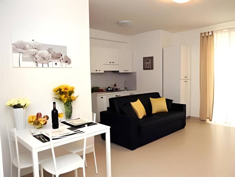 Serviced apartment with garden | Pets allowed in Fiumicino