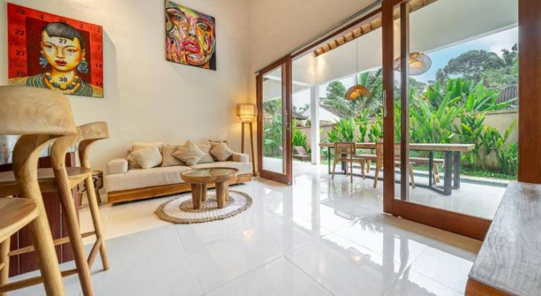 Villa with garden, private pool & patio — photo 5