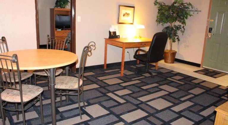 Days Inn by Wyndham Watertown — photo 5