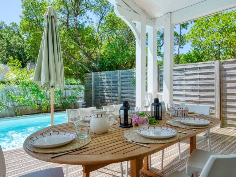 Fully equipped charming vacation home with private pool, yard & barbecue | Pets allowed — photo 2
