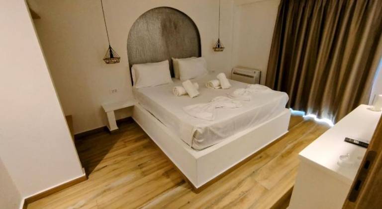 LEFKO PARGA — photo 2