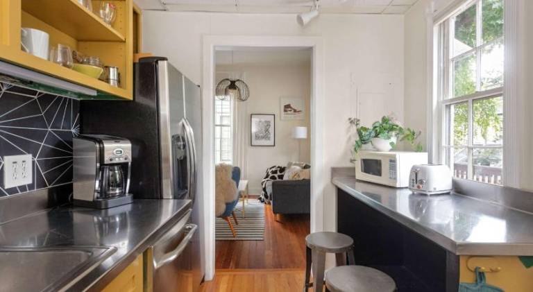 Wonderful apartment | Near King Center for Nonviolent Social Change | Suitable for remote work | Pet-friendly — photo 2