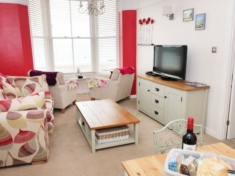 Family-friendly pleasant cottage | Beach view | Beach nearby | Pet-friendly — photo 4