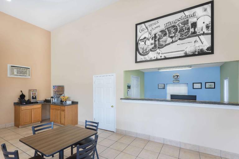 Super 8 By Wyndham Kingsland I-95/Naval Base Area — photo 3