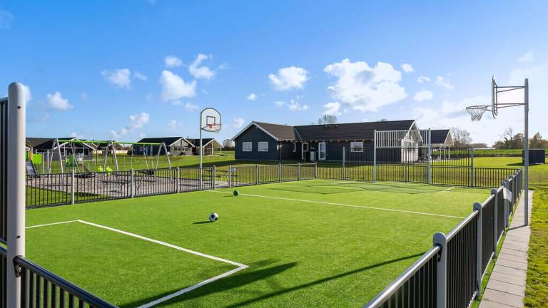 Family-friendly vacation home with private pool, sauna & yard | Pets are welcome — photo 2