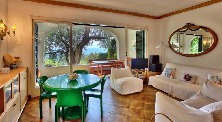 Villa with terrace & garden — photo 2