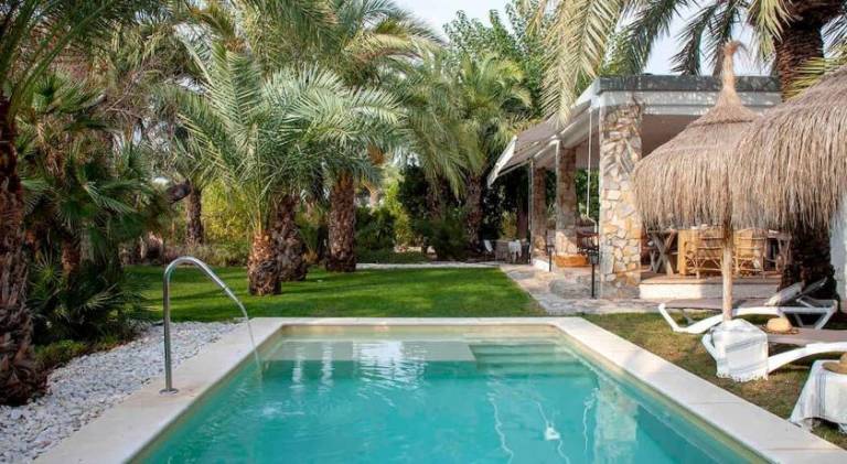 House with private pool, yard & terrace in Elche
