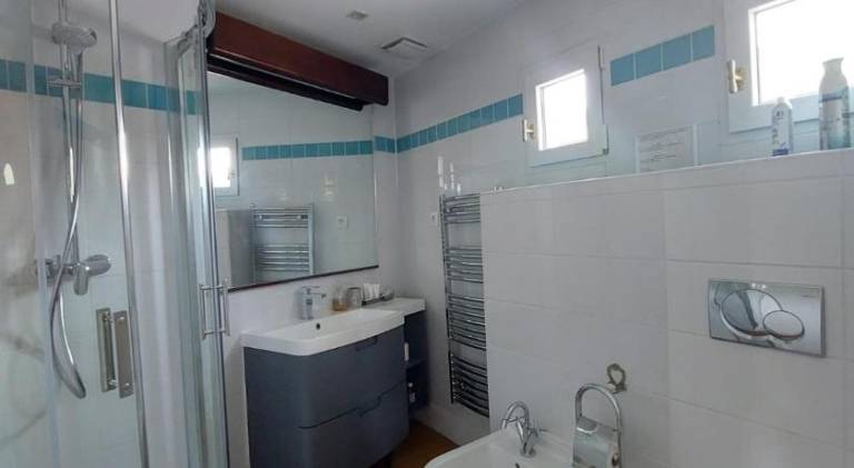 Sea view front beach apartment deluxe near Nice airport — photo 2