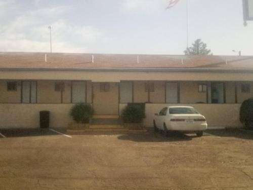 Motel Searchlight