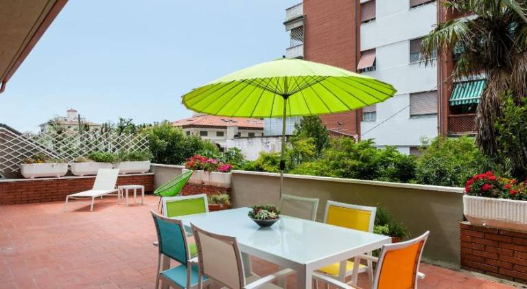 Apartment with yard, terrace & barbeque — photo 3