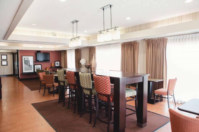 Hampton Inn Bloomington-West — photo 4