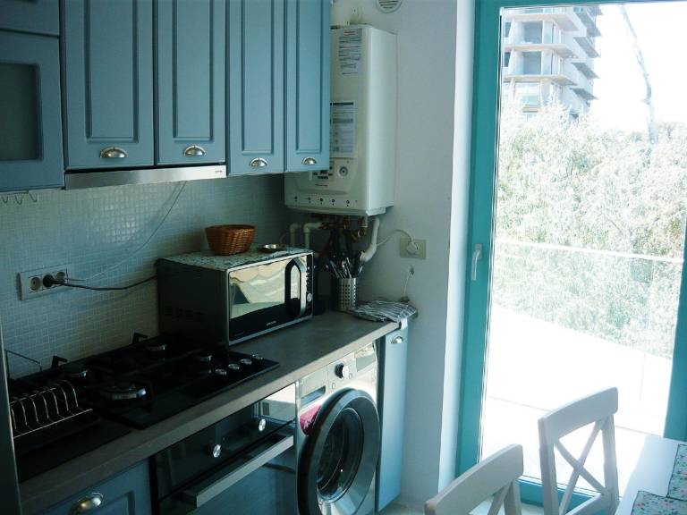 Apartment with garden — photo 3