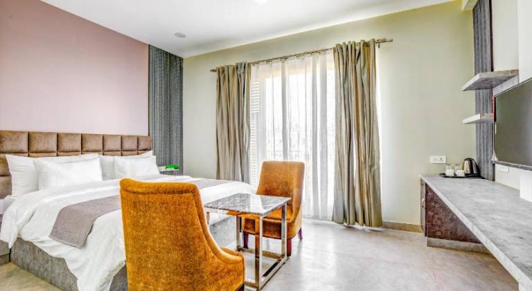 FabHotel The White Moon