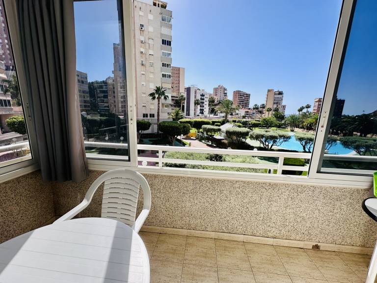 Holiday apartment with patio, pool & garden — photo 3