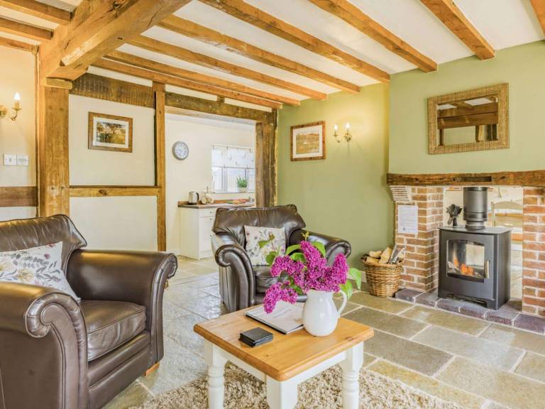 Wonderful cottage with jacuzzi & yard | Pet-friendly — photo 3