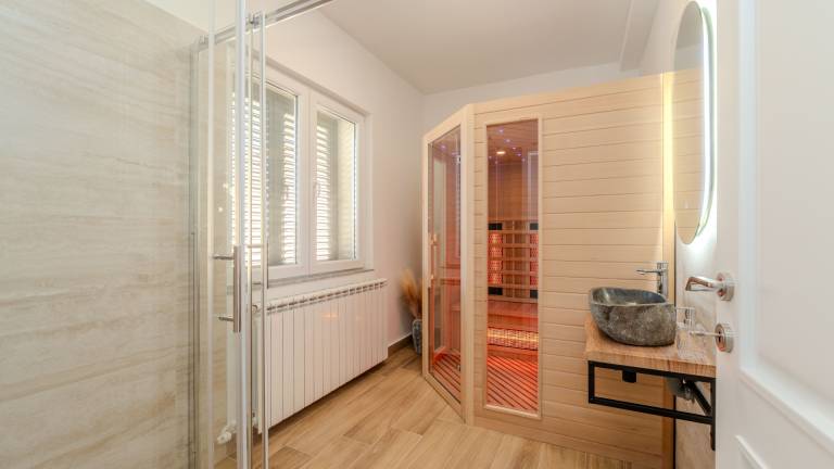 Charming villa with hot tub, pool & sauna | Pets are welcome — photo 4