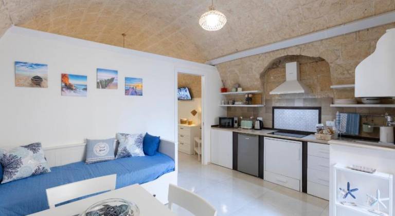 Apartment with 1 room for 4 persons in Andria