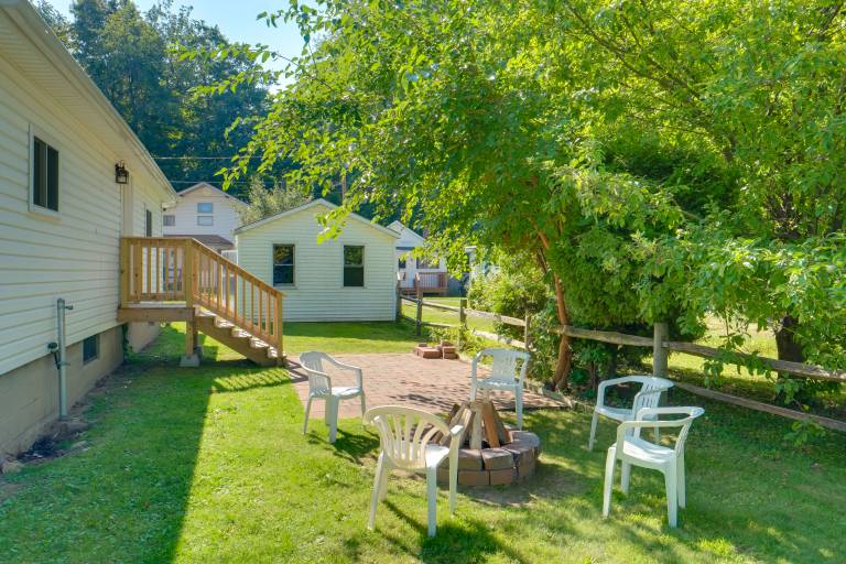 'Wishin & Fishin' Walkable Erie Home By the Beach! — photo 2